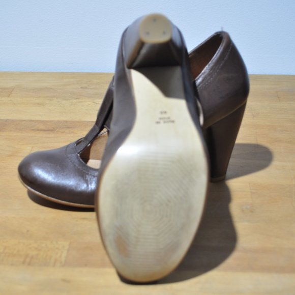 Brown leather t-strap heels -- Browns ID label - Picture 4 of 7